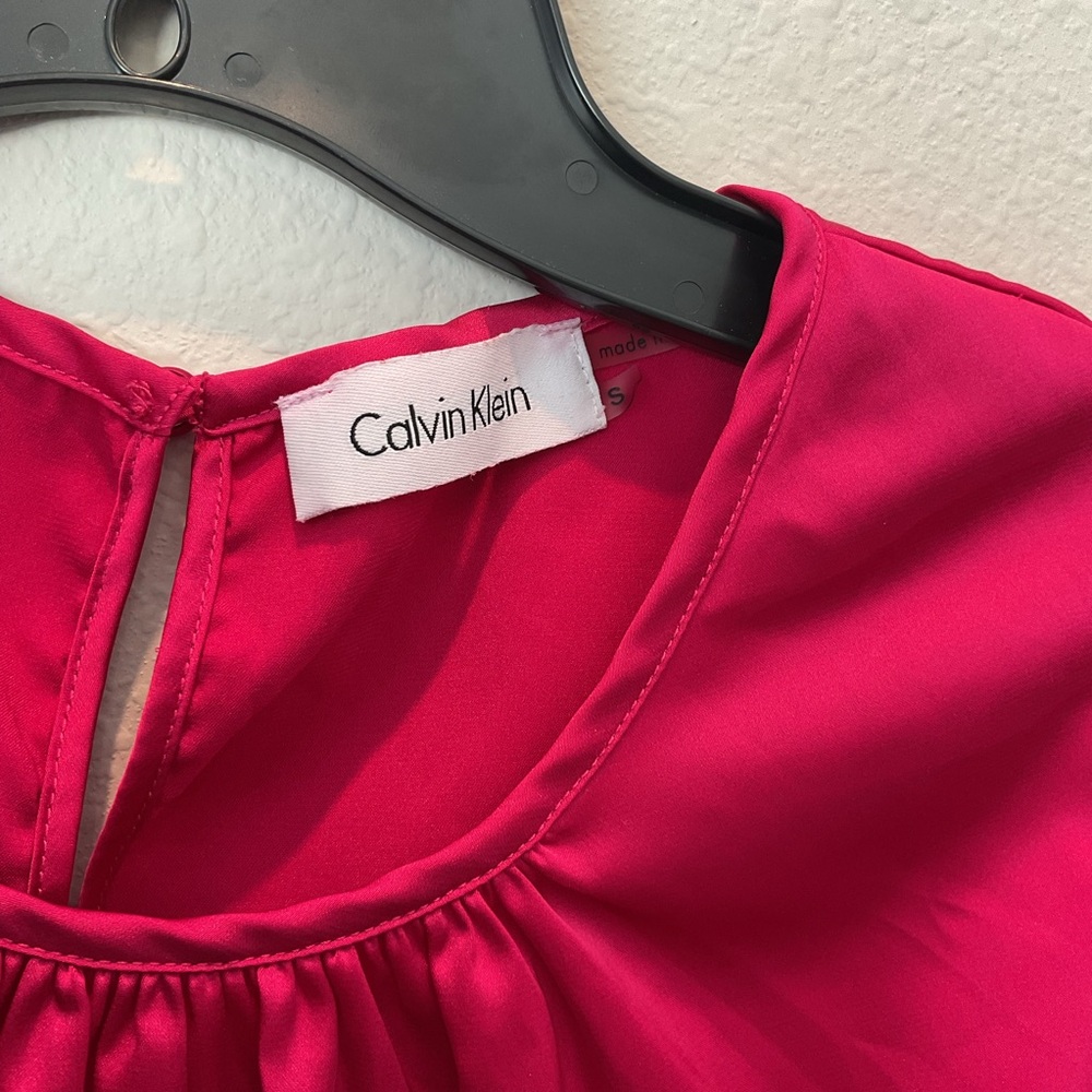 Calvin Klein Women's Fuchsia Sleeveless Blouse - Picture 2 of 6